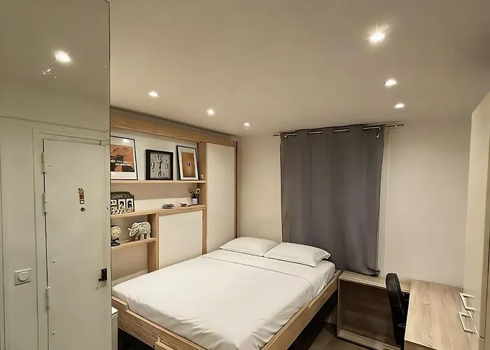 Cozy Latin Quarter Apartman