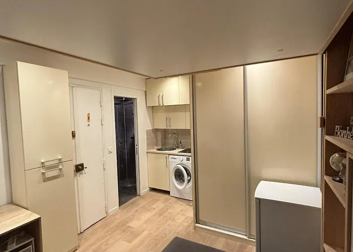 Cozy Latin Quarter Apartman *